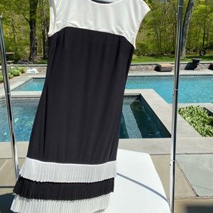 Black & White Frank Lyman Design Jersey Dress